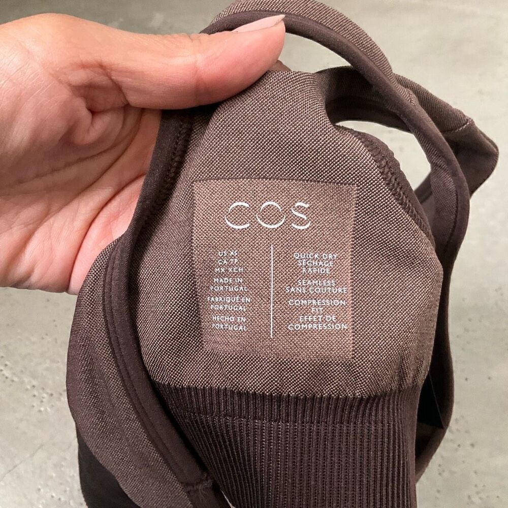 COS Seamless Performance Sports Bra - Picture 7 of 7